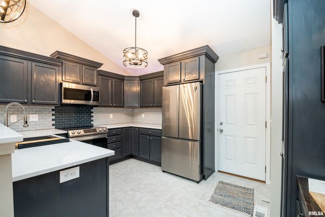 13 ELK Court, Washington, IL 61571
