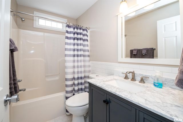 13 ELK Court, Washington, IL 61571