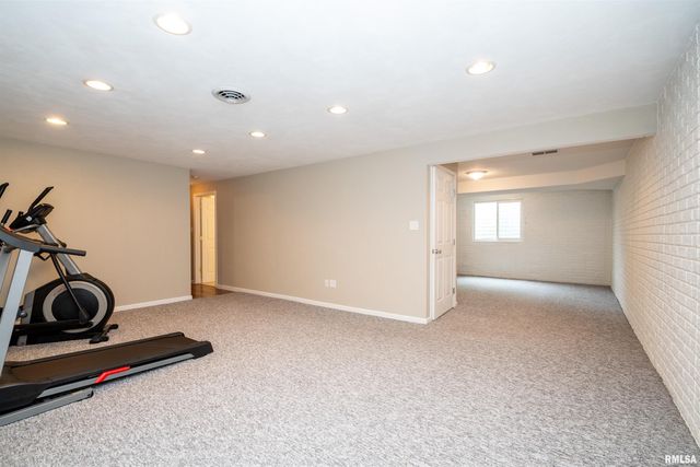 13 ELK Court, Washington, IL 61571