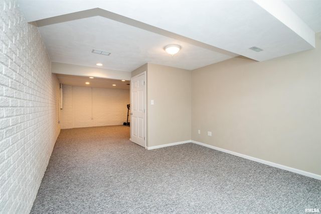 13 ELK Court, Washington, IL 61571