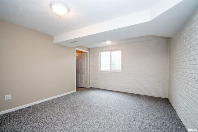 13 ELK Court, Washington, IL 61571