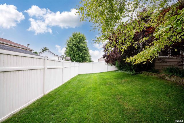 13 ELK Court, Washington, IL 61571