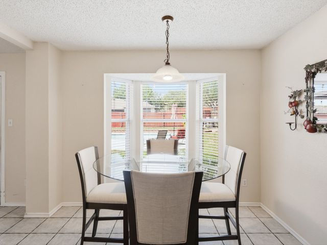 440 Dove Lane, Fort Worth, TX 76108