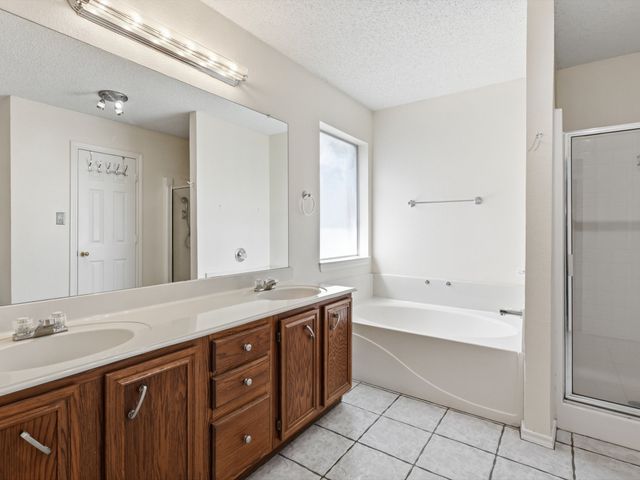 440 Dove Lane, Fort Worth, TX 76108