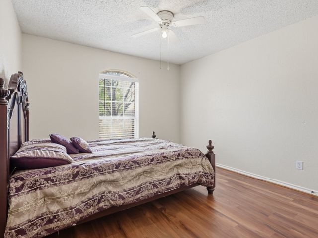 440 Dove Lane, Fort Worth, TX 76108