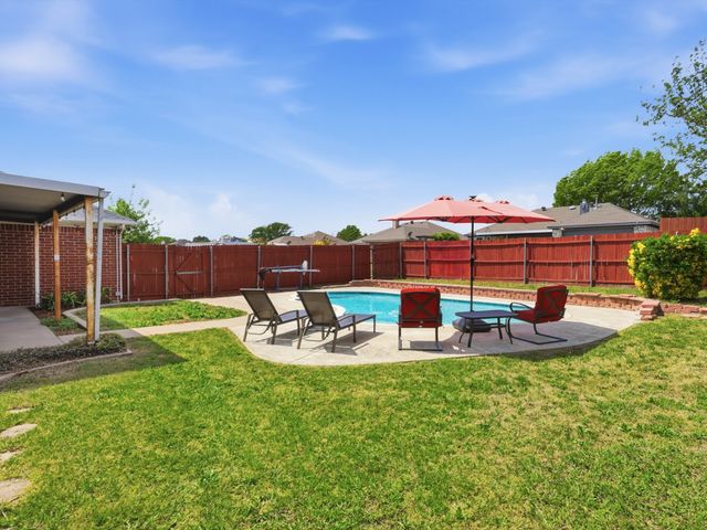 440 Dove Lane, Fort Worth, TX 76108