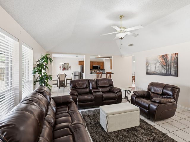 440 Dove Lane, Fort Worth, TX 76108