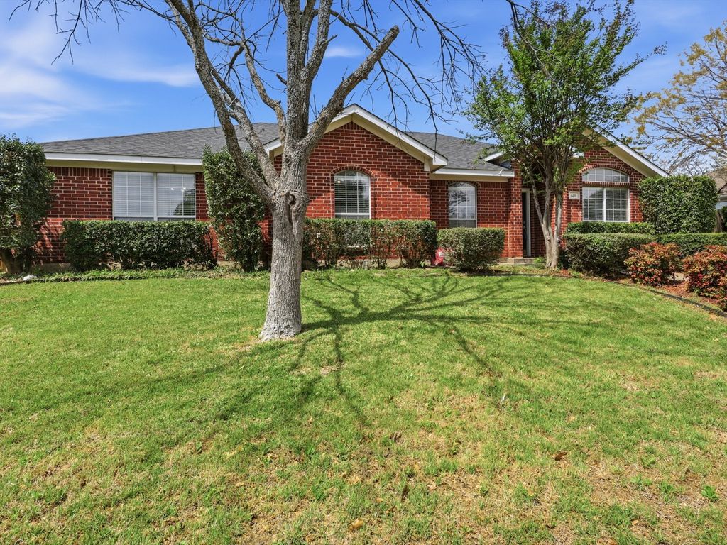 440 Dove Lane, Fort Worth, TX 76108