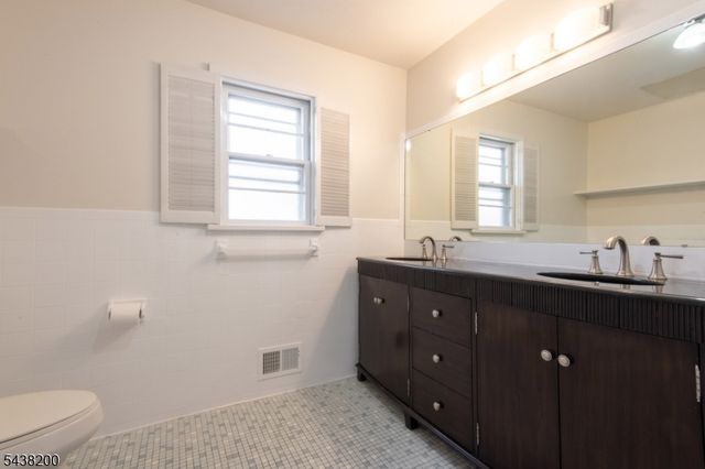 109 Centennial Ave, Cranford Twp., NJ 07016