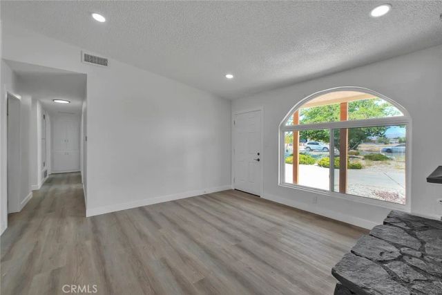 20916 Thunderbird Road, Apple Valley, CA 92307