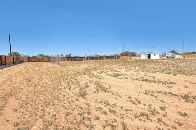 20916 Thunderbird Road, Apple Valley, CA 92307