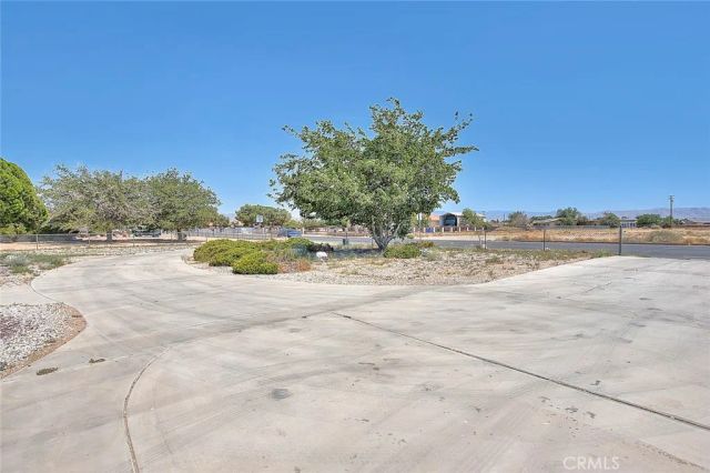 20916 Thunderbird Road, Apple Valley, CA 92307