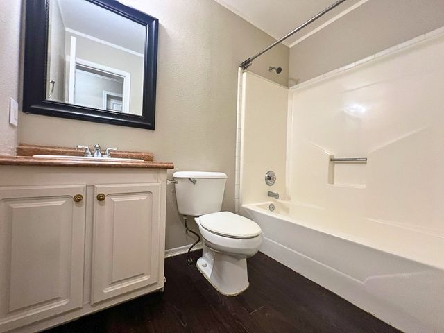 2511 Kavasar Drive, Dallas, TX 75241
