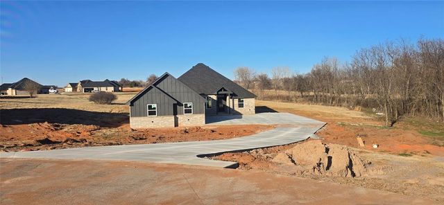 2446 Canyon Circle, Blanchard, OK 73010