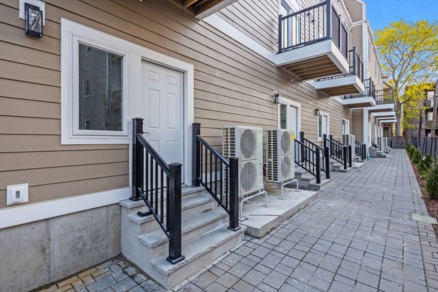 33 Copeland CC, Boston, MA 02119