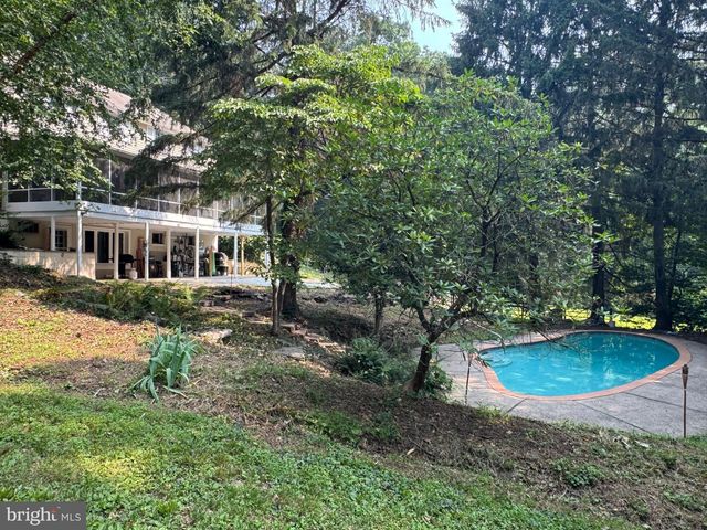 2727 DURHAM RD, Doylestown, PA 18902