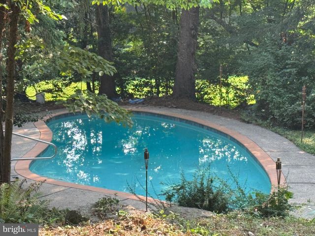 2727 DURHAM RD, Doylestown, PA 18902