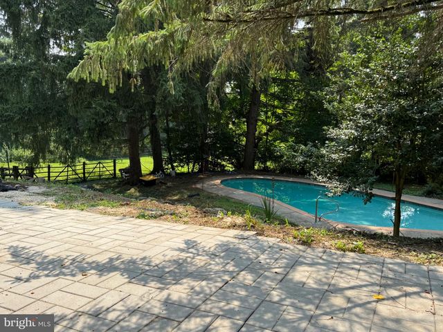 2727 DURHAM RD, Doylestown, PA 18902
