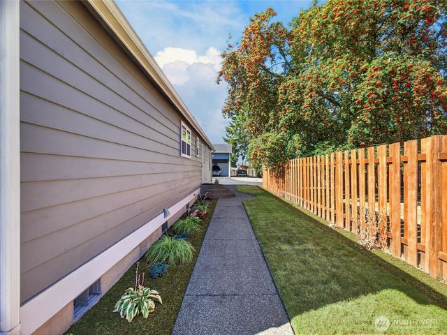 3218 Division Street, Enumclaw, WA 98022