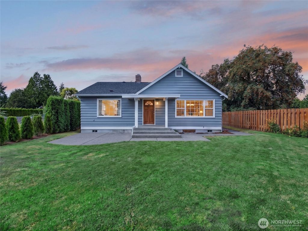 3218 Division Street, Enumclaw, WA 98022
