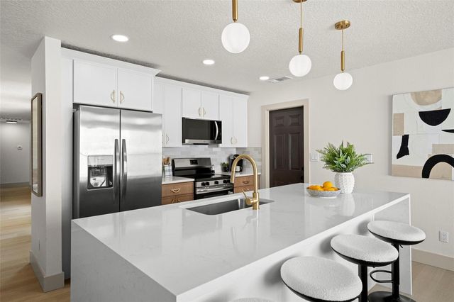 6567 22ND STREET N, St Petersburg, FL 33702