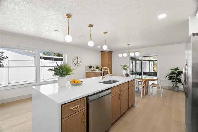 6567 22ND STREET N, St Petersburg, FL 33702