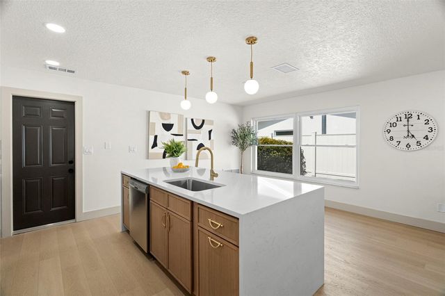 6567 22ND STREET N, St Petersburg, FL 33702