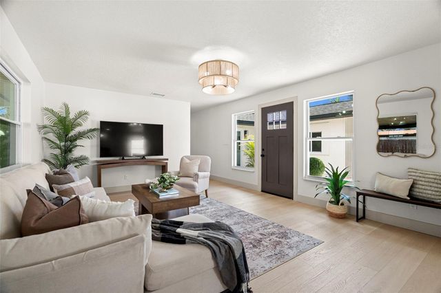 6567 22ND STREET N, St Petersburg, FL 33702