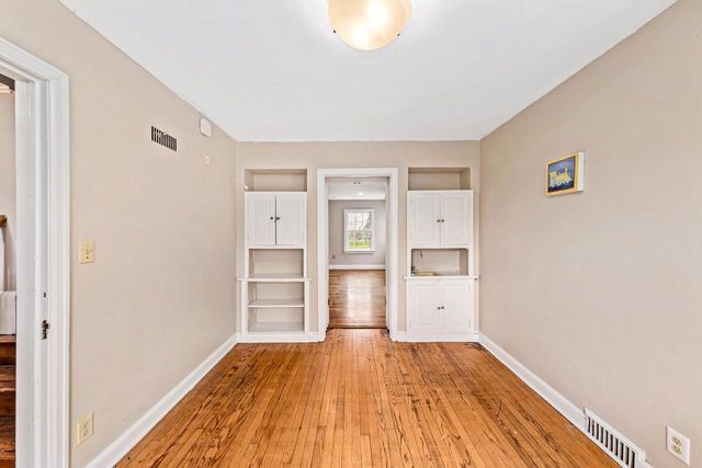 825 Lone Tree ROAD, Elm Grove, WI 53122