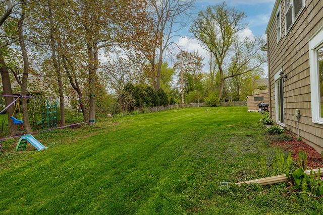 825 Lone Tree ROAD, Elm Grove, WI 53122