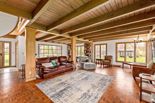 825 Lone Tree ROAD, Elm Grove, WI 53122