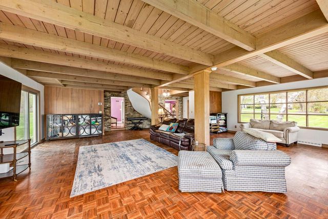 825 Lone Tree ROAD, Elm Grove, WI 53122