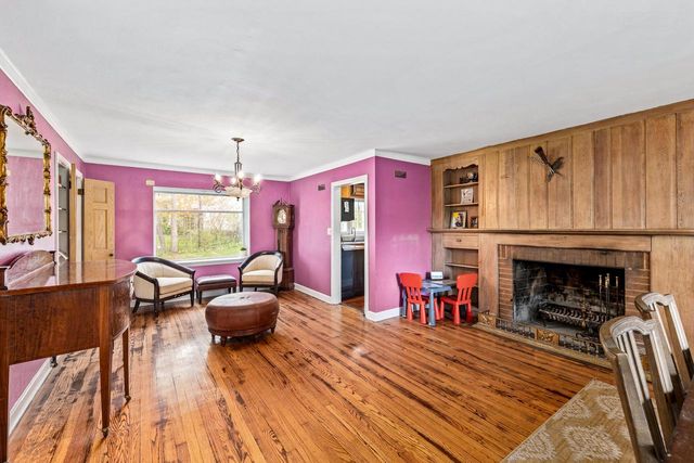 825 Lone Tree ROAD, Elm Grove, WI 53122