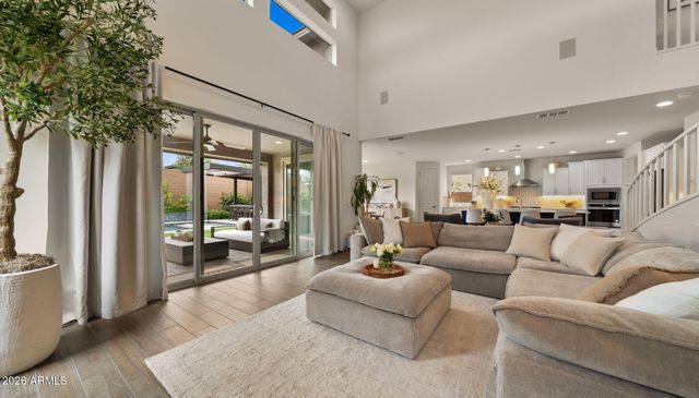 5946 E ABRAHAM Lane, Phoenix, AZ 85054