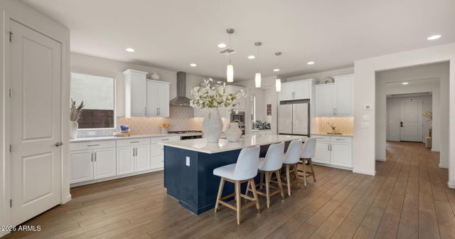 5946 E ABRAHAM Lane, Phoenix, AZ 85054