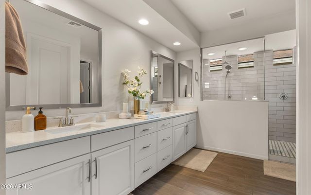 5946 E ABRAHAM Lane, Phoenix, AZ 85054