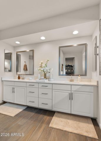 5946 E ABRAHAM Lane, Phoenix, AZ 85054