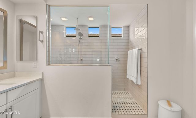 5946 E ABRAHAM Lane, Phoenix, AZ 85054