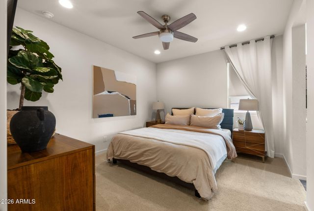 5946 E ABRAHAM Lane, Phoenix, AZ 85054