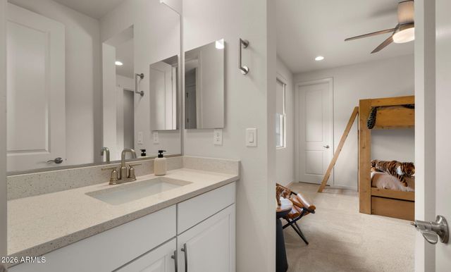 5946 E ABRAHAM Lane, Phoenix, AZ 85054