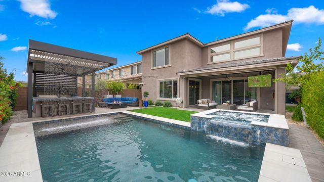 5946 E ABRAHAM Lane, Phoenix, AZ 85054