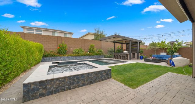 5946 E ABRAHAM Lane, Phoenix, AZ 85054