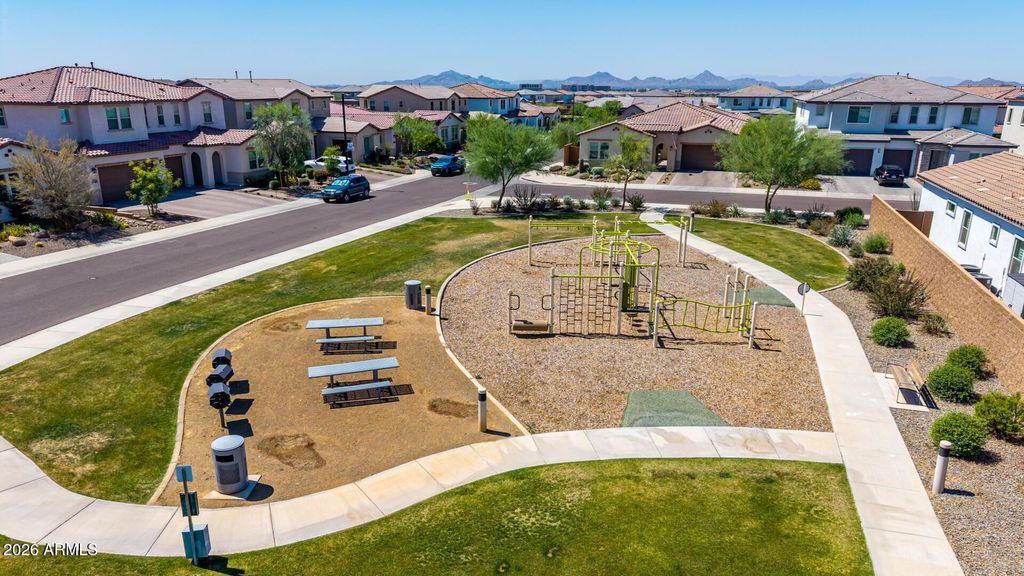 Image 45 of property listing at 5946 E ABRAHAM Lane, Phoenix, AZ 85054