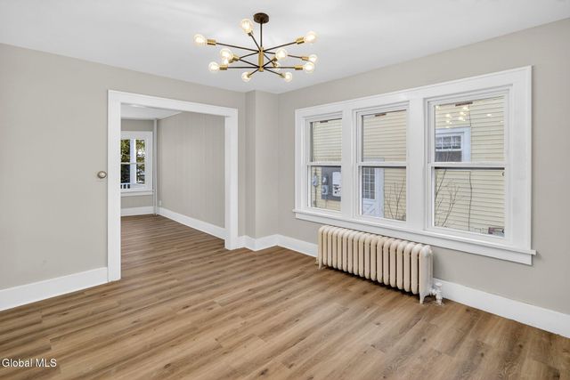 32 Eileen Street, Albany, NY 12203