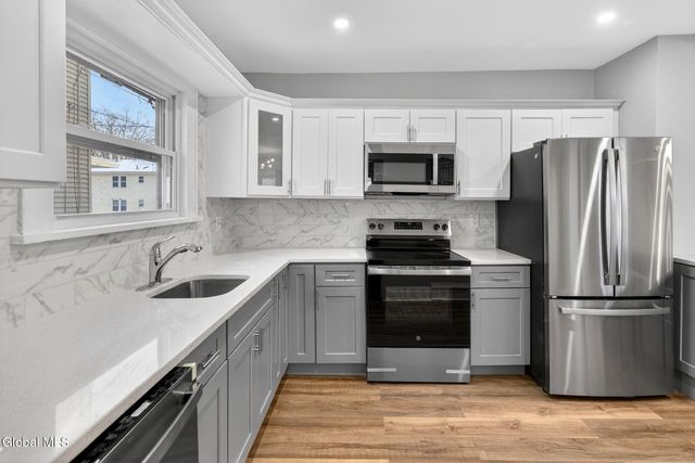 32 Eileen Street, Albany, NY 12203