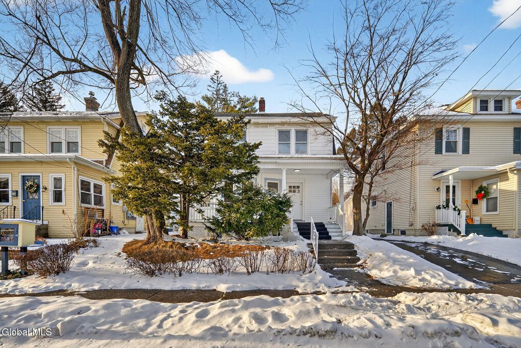 32 Eileen Street, Albany, NY 12203