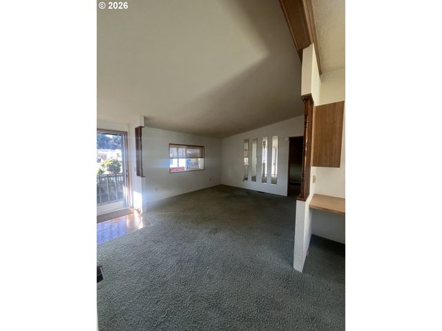 100 RIVER BEND Rd 86, Reedsport, OR 97467