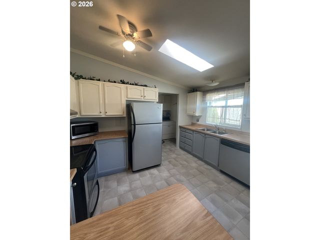 100 RIVER BEND Rd 86, Reedsport, OR 97467