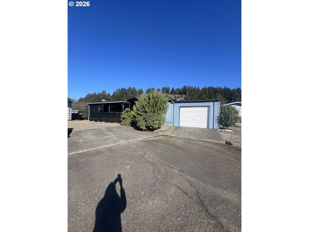 100 RIVER BEND Rd 86, Reedsport, OR 97467