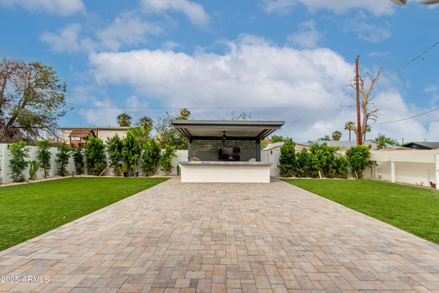 832 E DOLPHIN Avenue, Mesa, AZ 85204